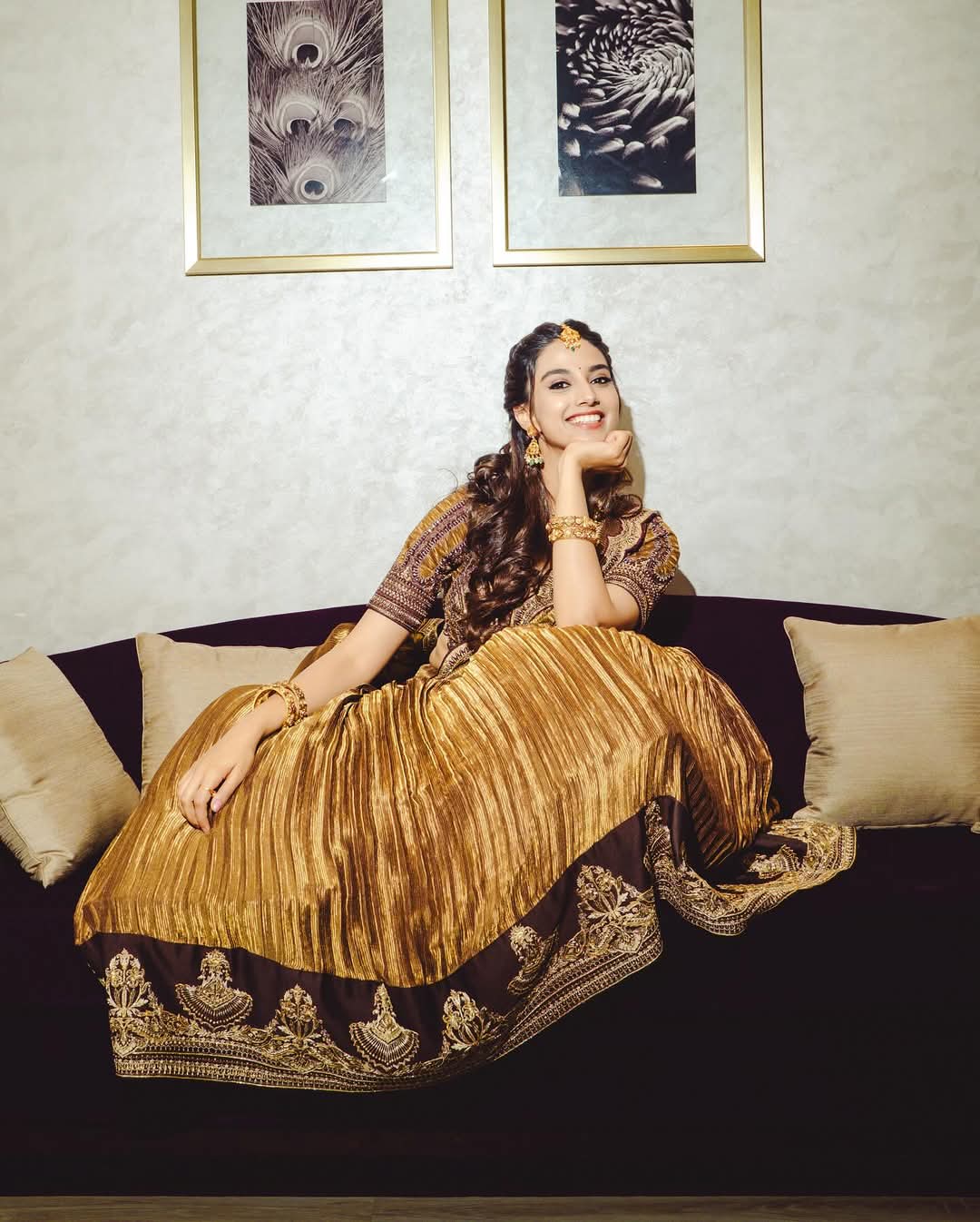 Meenakshi Chaudhary Actress Hot HD Photos Pics Gallery Telugu Tollywood Bollywood South Actress