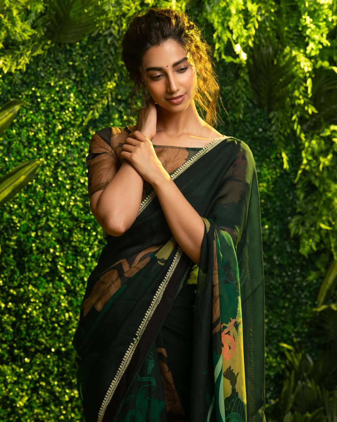 Meenakshi Chaudhary Actress Hot HD Photos Pics Gallery Telugu Tollywood Bollywood South Actress