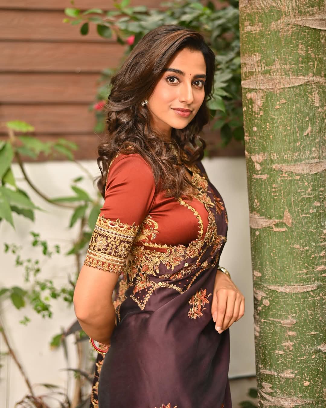 Meenakshi Chaudhary Actress Hot HD Photos Pics Gallery Telugu Tollywood Bollywood South Actress