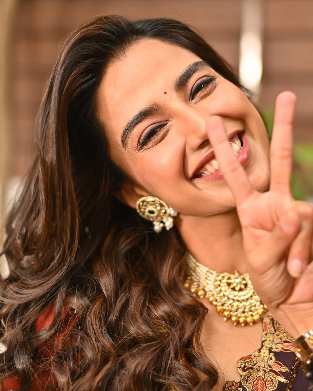Meenakshi Chaudhary Actress Hot HD Photos Pics Gallery Telugu Tollywood Bollywood South Actress