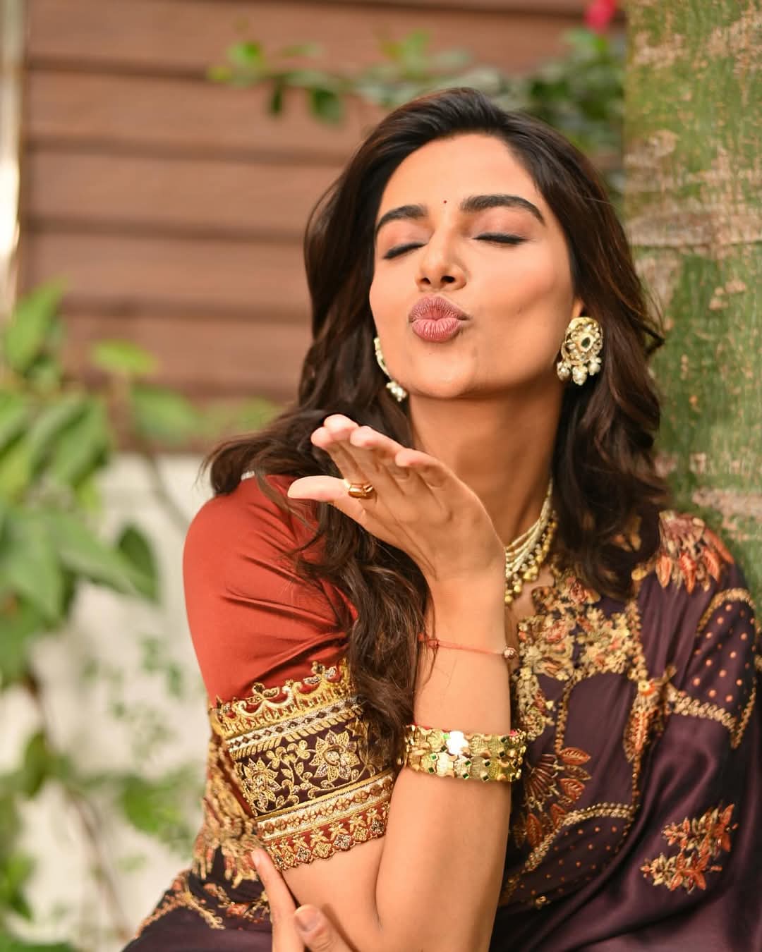 Meenakshi Chaudhary Actress Hot HD Photos Pics Gallery Telugu Tollywood Bollywood South Actress