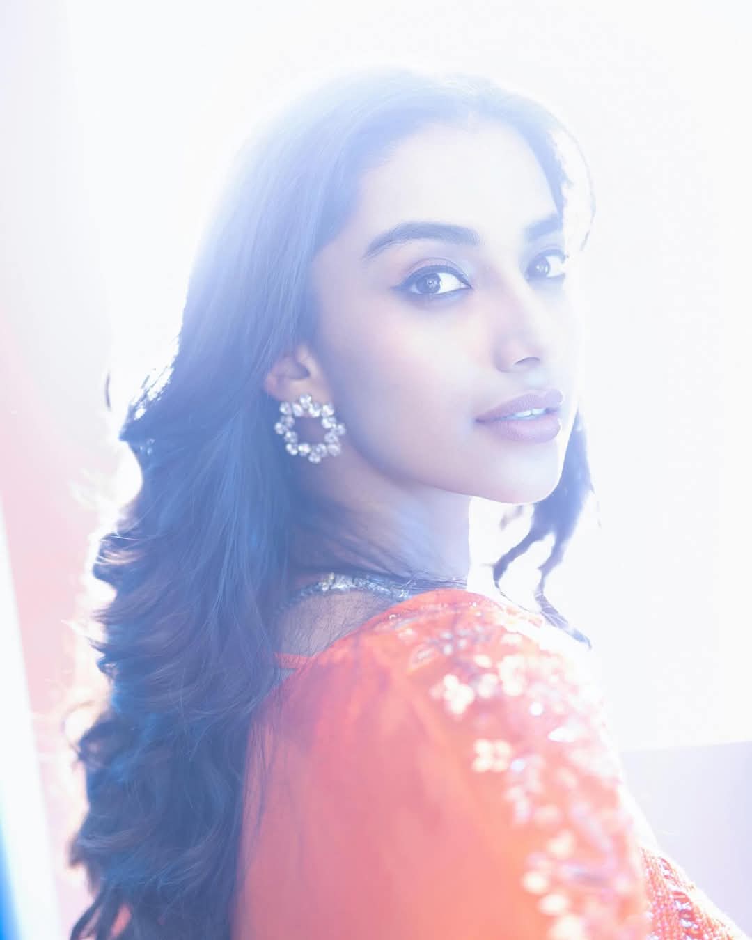 Meenakshi Chaudhary Actress Hot HD Photos Pics Gallery Telugu Tollywood Bollywood South Actress