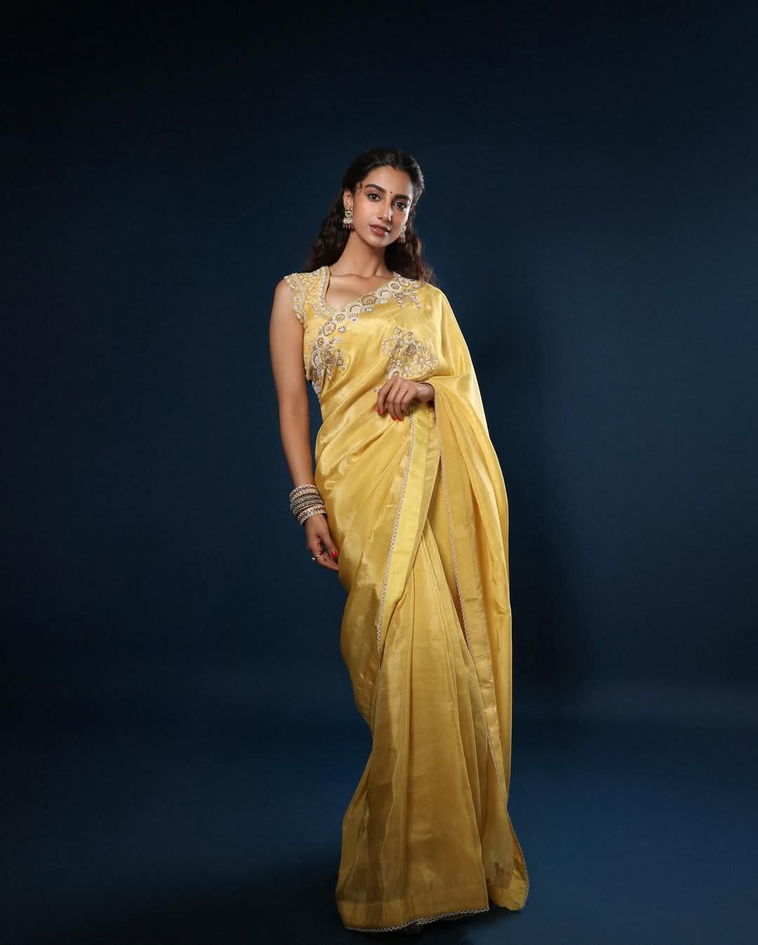 Meenakshi Chaudhary Actress Hot HD Photos Pics Gallery Telugu Tollywood Bollywood South Actress