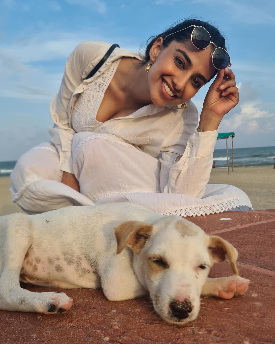Meenakshi Chaudhary Actress Hot HD Photos Pics Gallery Telugu Tollywood Bollywood South Actress