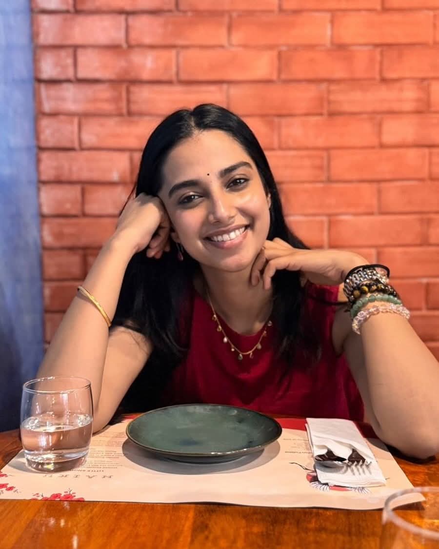 Meenakshi Chaudhary Actress Hot HD Photos Pics Gallery Telugu Tollywood Bollywood South Actress