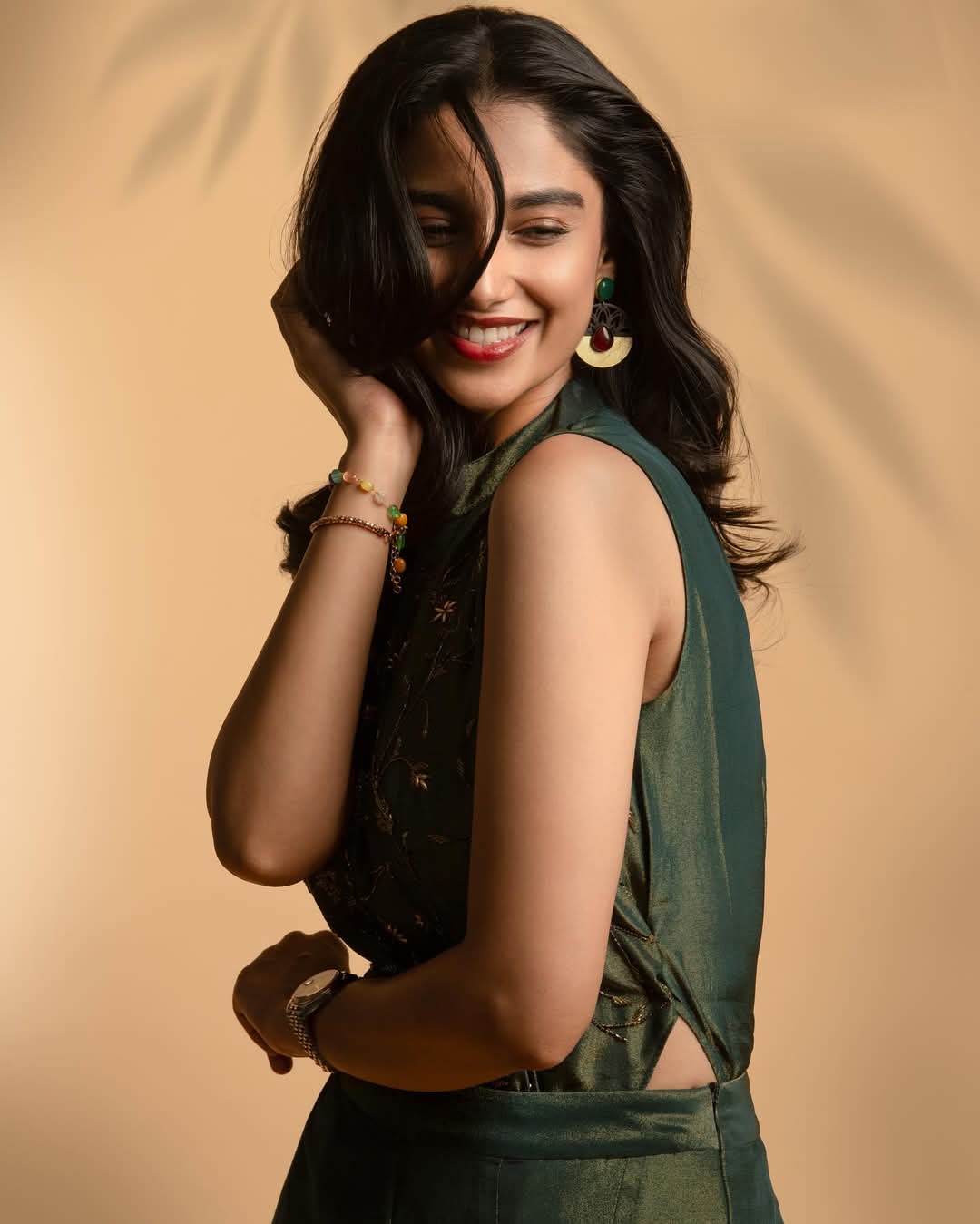 Meenakshi Chaudhary Actress Hot HD Photos Pics Gallery Telugu Tollywood Bollywood South Actress