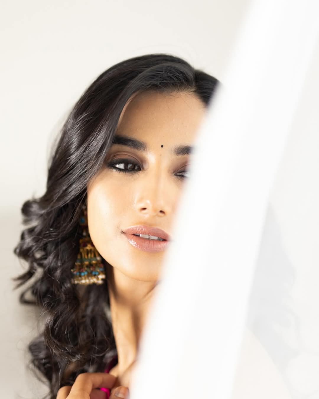 Meenakshi Chaudhary Actress Hot HD Photos Pics Gallery Telugu Tollywood Bollywood South Actress