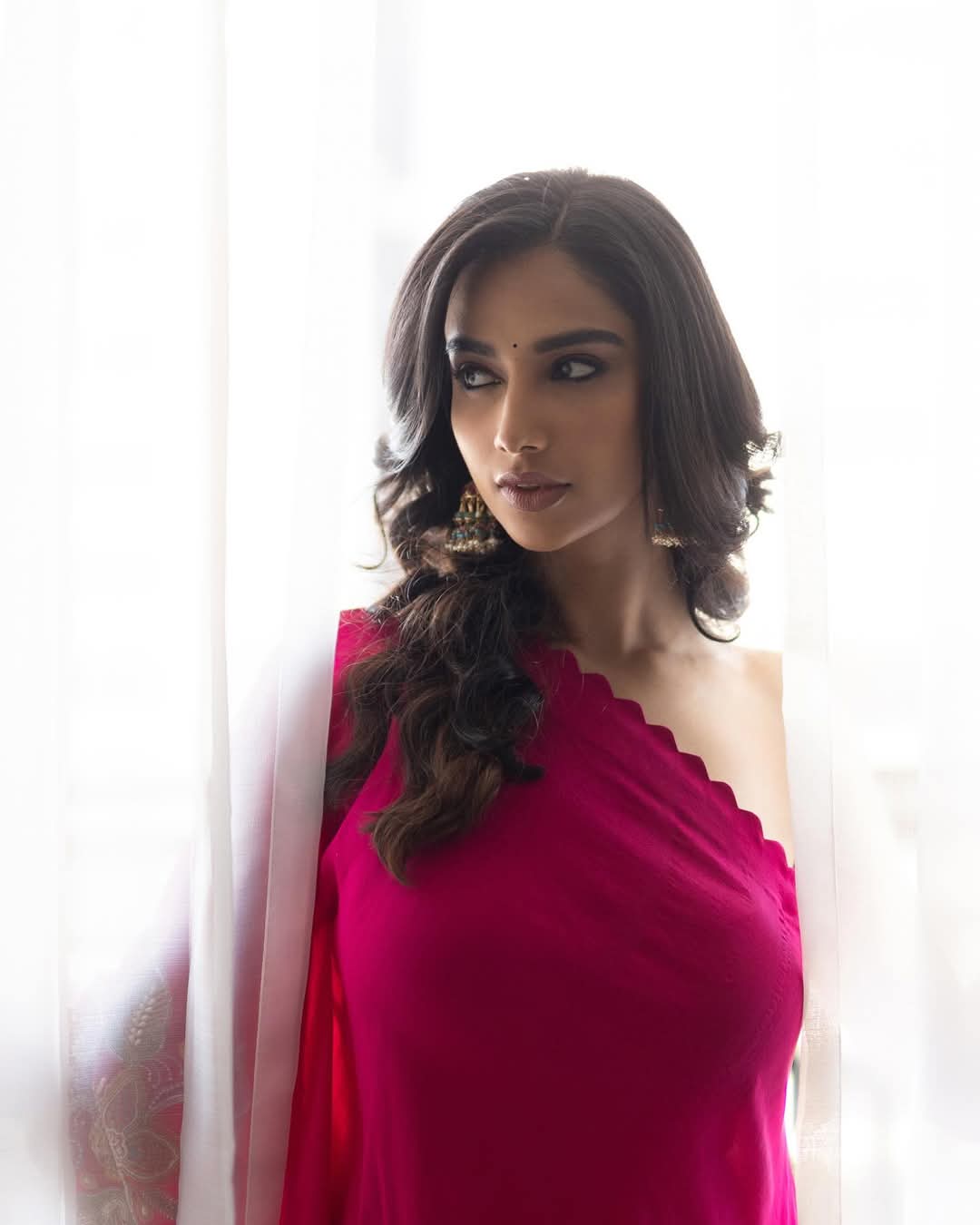 Meenakshi Chaudhary Actress Hot HD Photos Pics Gallery Telugu Tollywood Bollywood South Actress