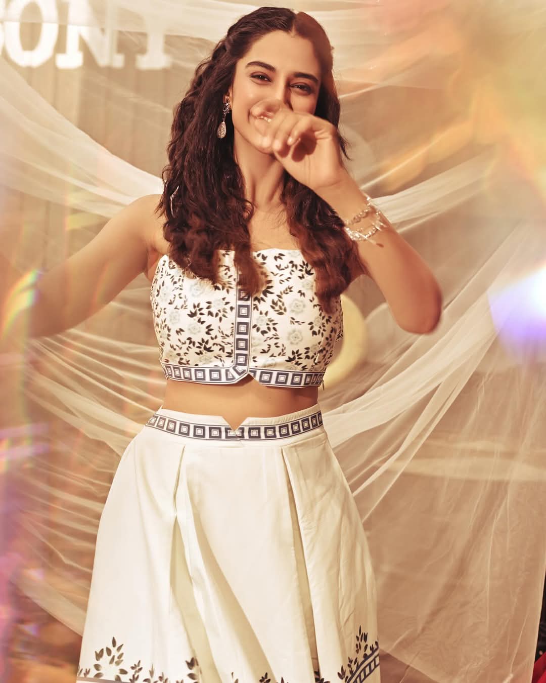 Meenakshi Chaudhary Actress Hot HD Photos Pics Gallery Telugu Tollywood Bollywood South Actress