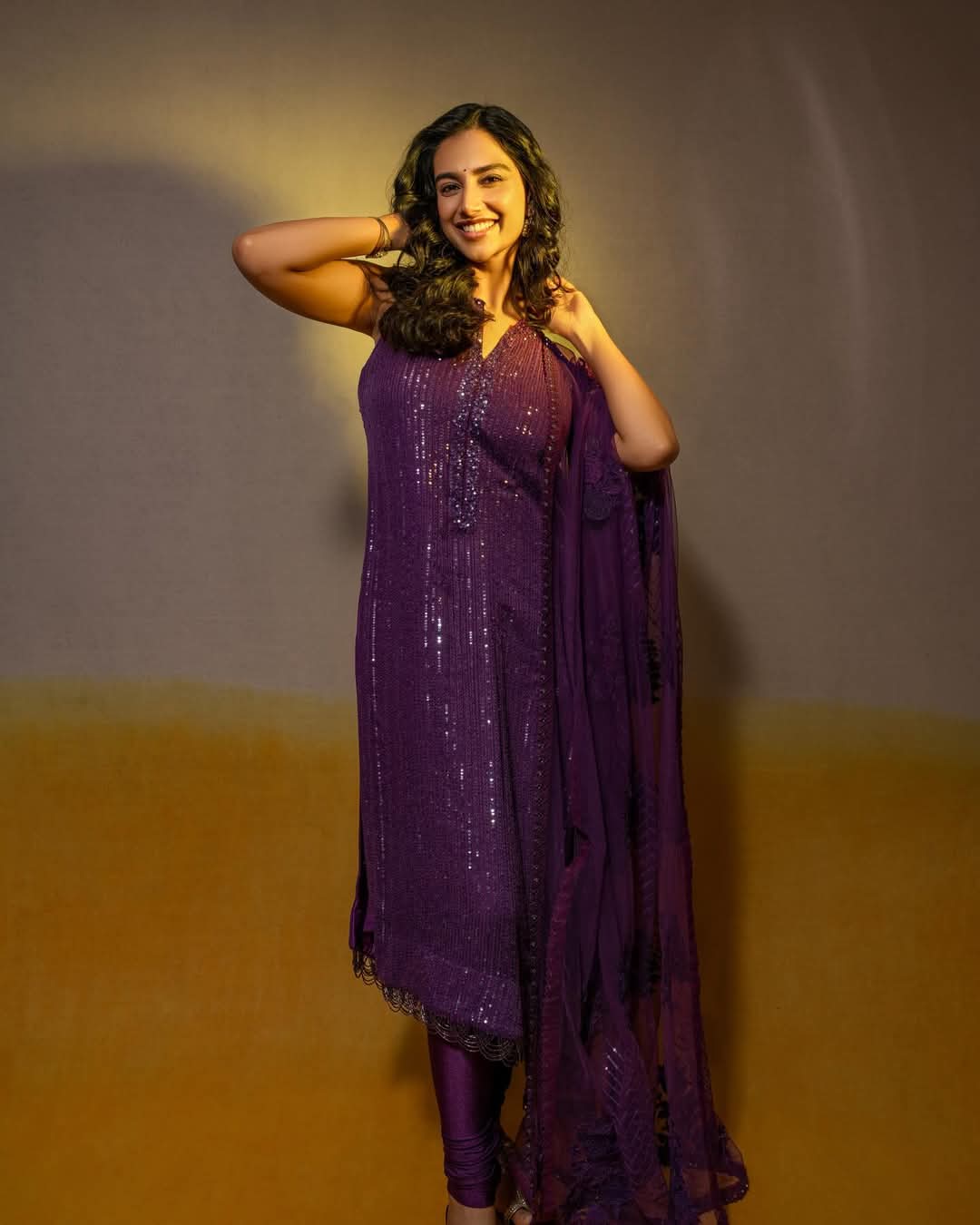 Meenakshi Chaudhary Actress Hot HD Photos Pics Gallery Telugu Tollywood Bollywood South Actress