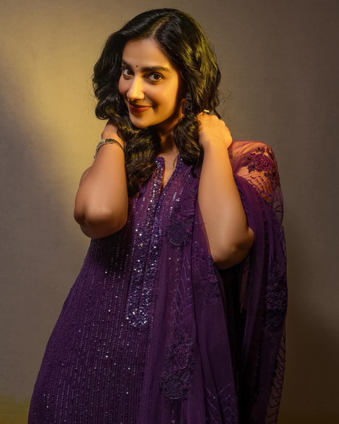 Meenakshi Chaudhary Actress Hot HD Photos Pics Gallery Telugu Tollywood Bollywood South Actress