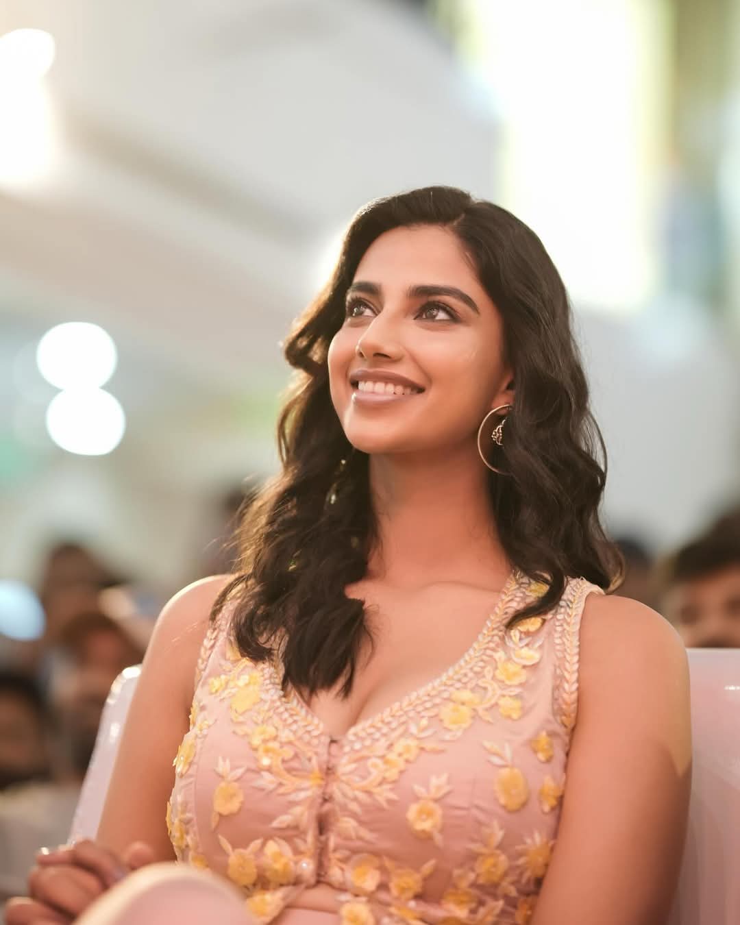 Meenakshi Chaudhary Actress Hot HD Photos Pics Gallery Telugu Tollywood Bollywood South Actress