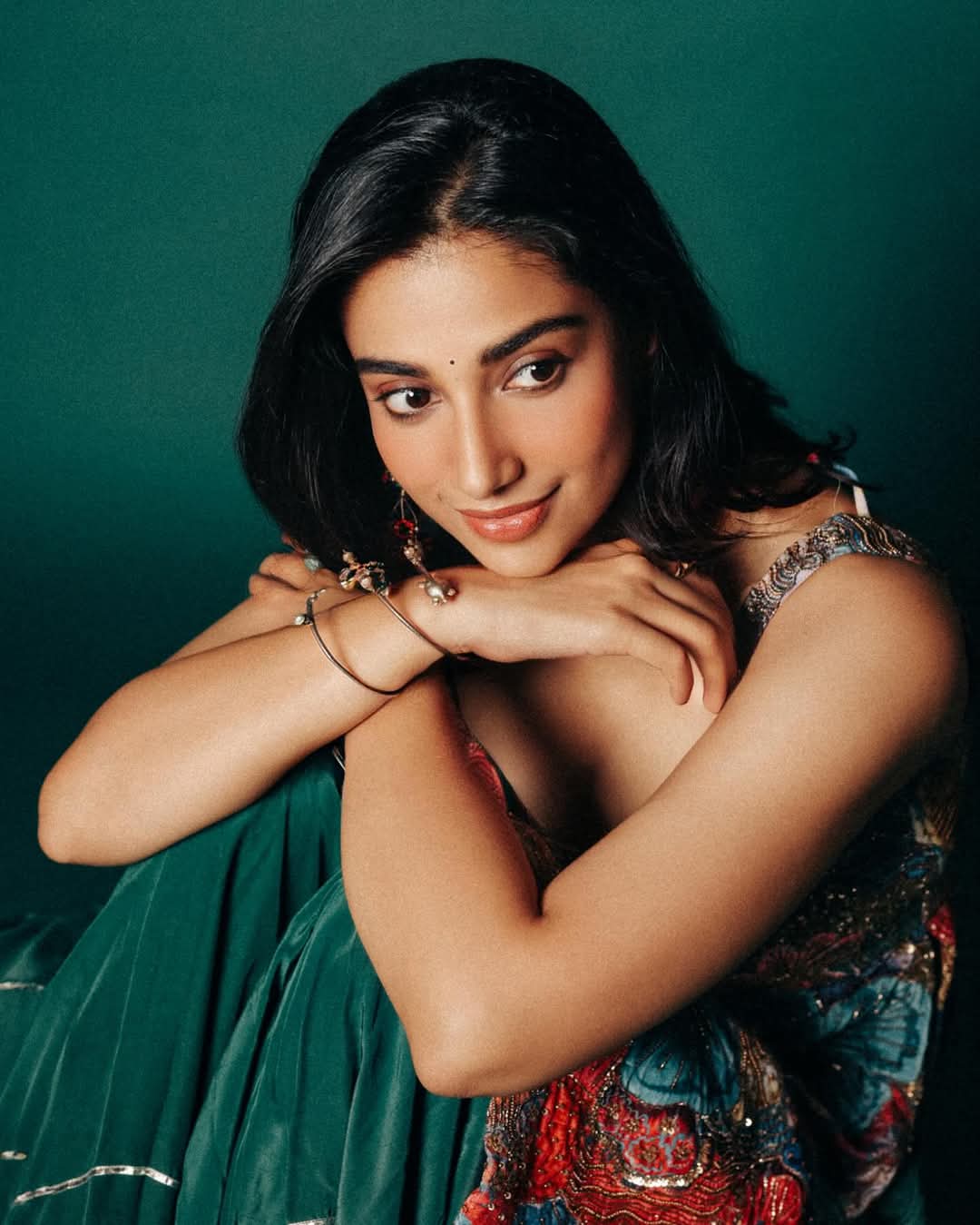 Meenakshi Chaudhary Actress Hot HD Photos Pics Gallery Telugu Tollywood Bollywood South Actress
