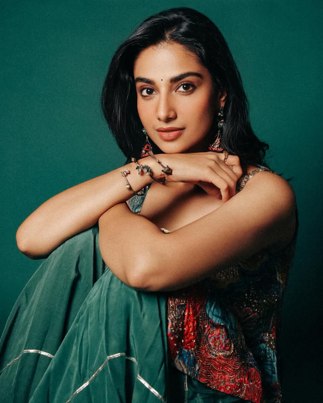 Meenakshi Chaudhary Actress Hot HD Photos Pics Gallery Telugu Tollywood Bollywood South Actress