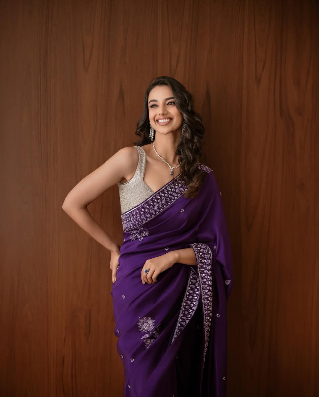 Meenakshi Chaudhary Actress Hot HD Photos Pics Gallery Telugu Tollywood Bollywood South Actress