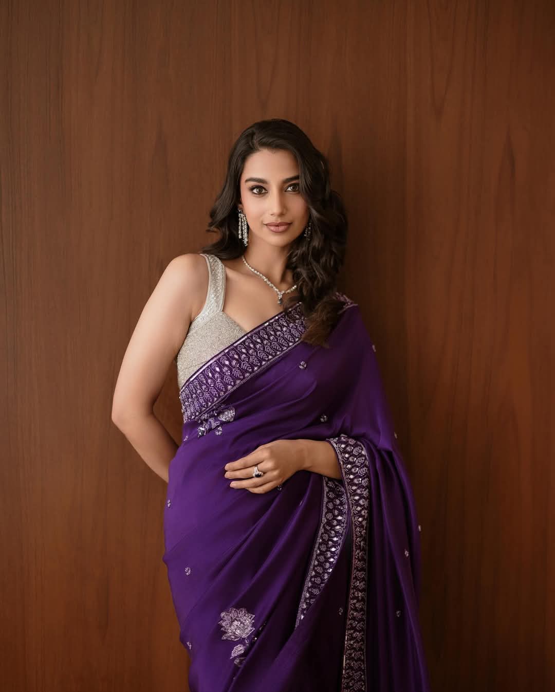 Meenakshi Chaudhary Actress Hot HD Photos Pics Gallery Telugu Tollywood Bollywood South Actress
