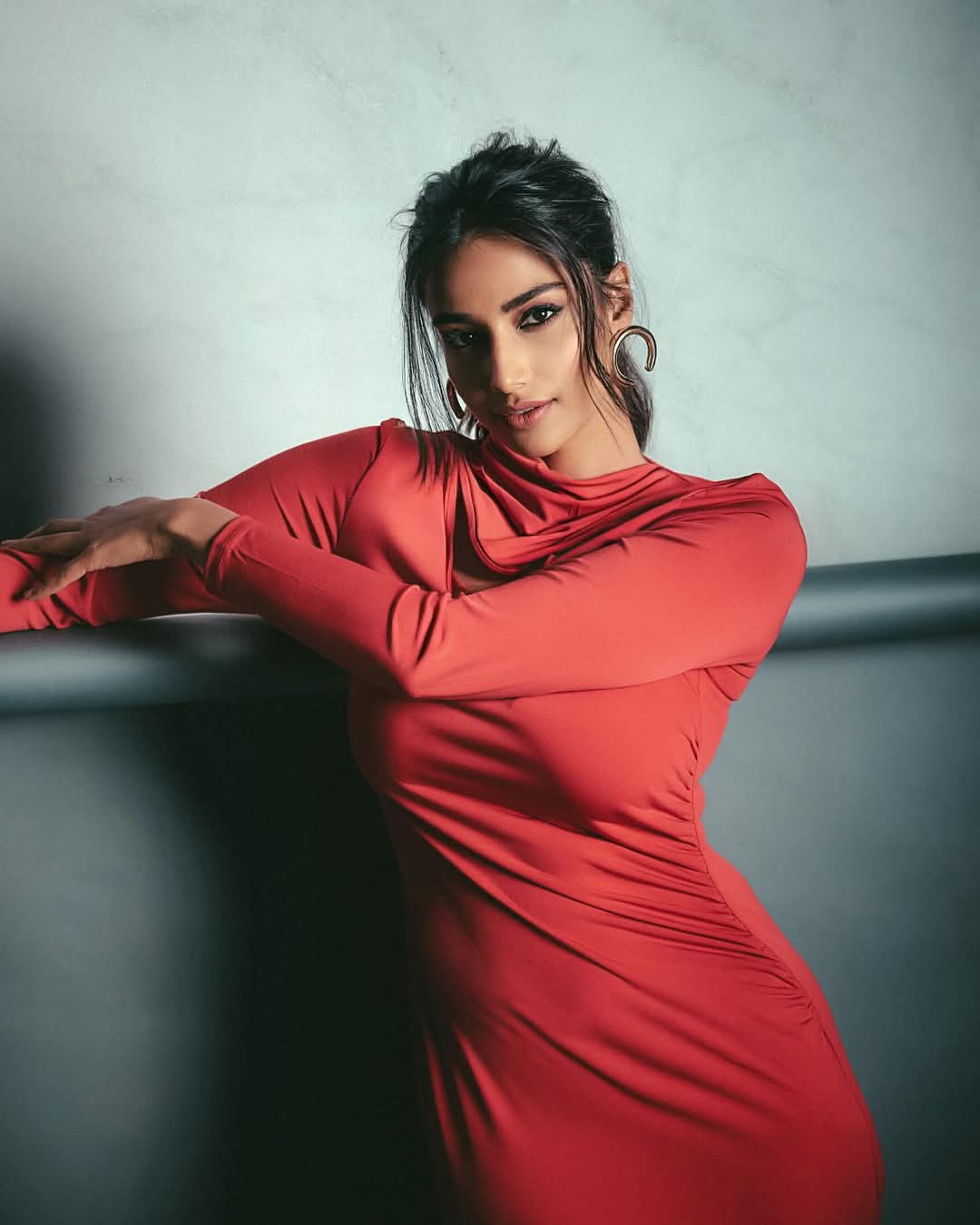 Meenakshi Chaudhary Actress Hot HD Photos Pics Gallery Telugu Tollywood Bollywood South Actress