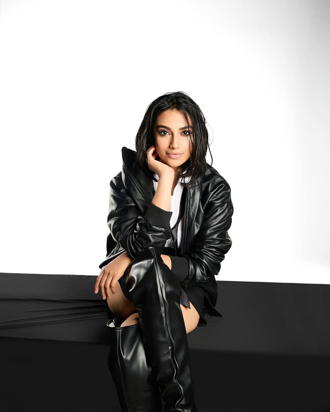 Meenakshi Chaudhary Actress Hot HD Photos Pics Gallery Telugu Tollywood Bollywood South Actress