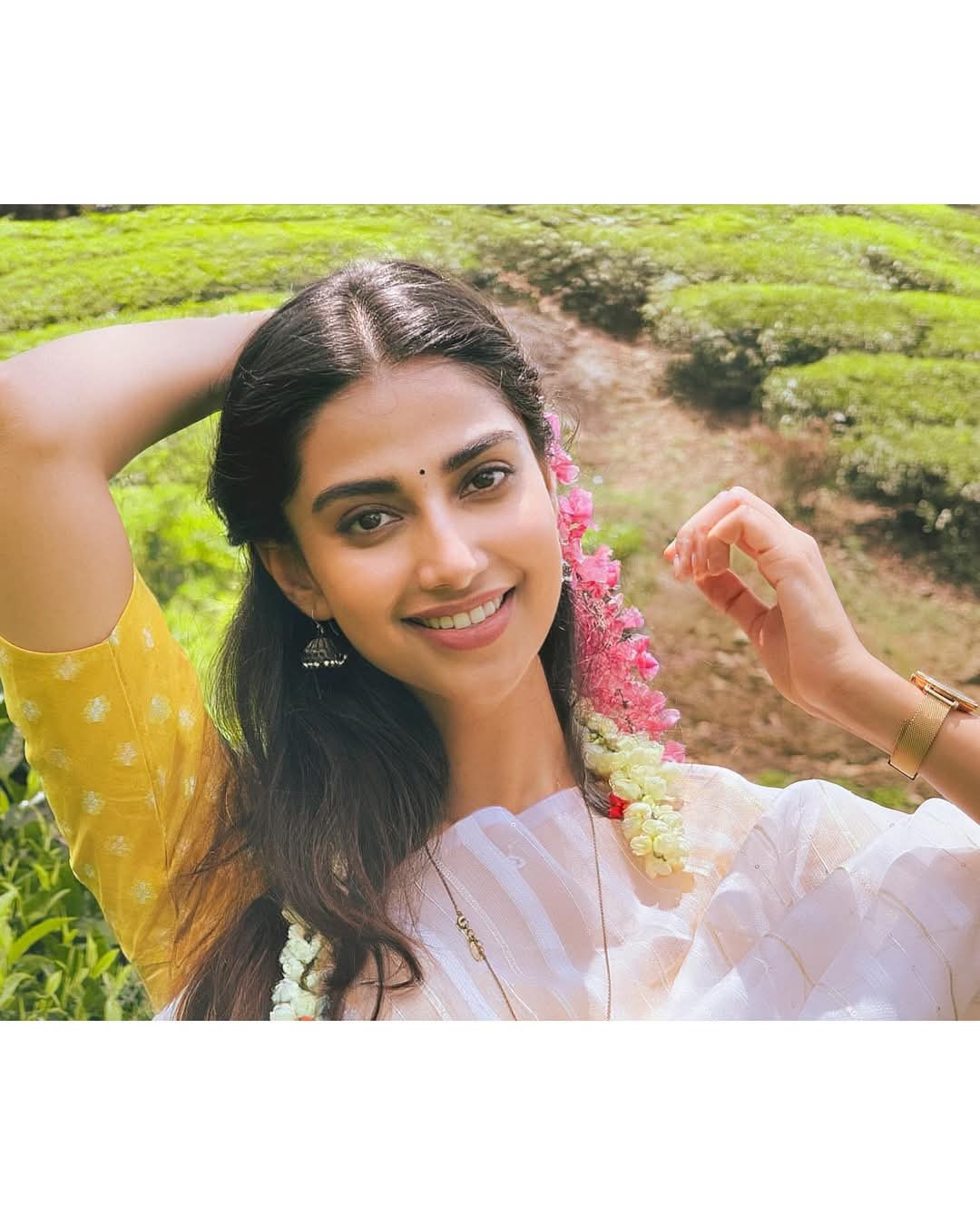 Meenakshi Chaudhary Actress Hot HD Photos Pics Gallery Telugu Tollywood Bollywood South Actress
