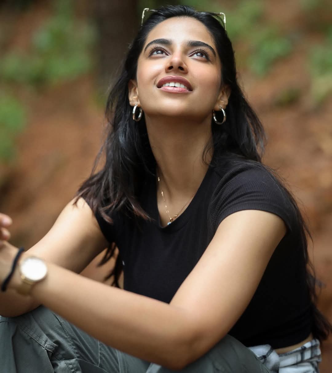 Meenakshi Chaudhary Actress Hot HD Photos Pics Gallery Telugu Tollywood Bollywood South Actress