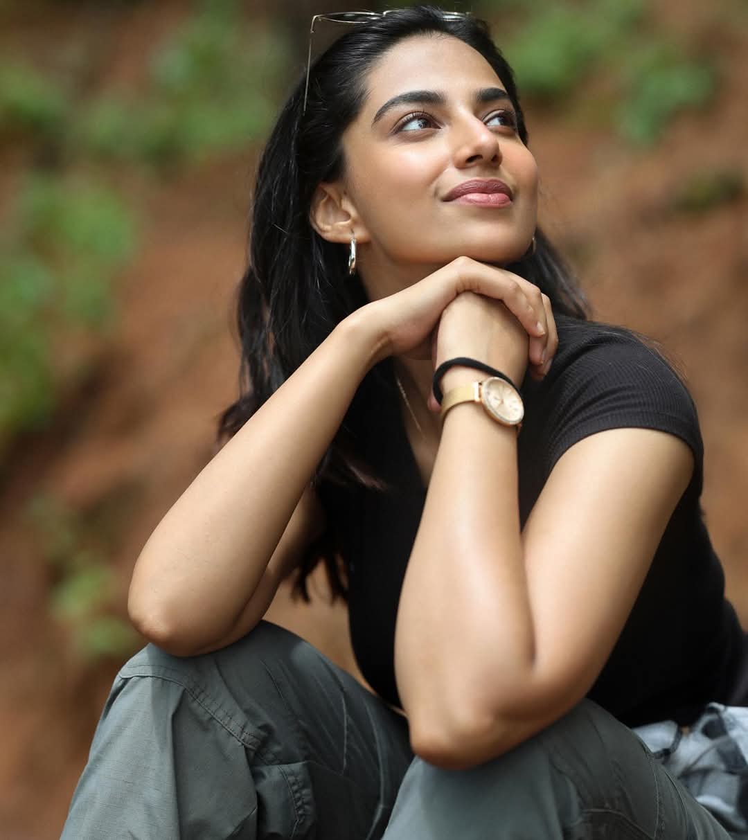 Meenakshi Chaudhary Actress Hot HD Photos Pics Gallery Telugu Tollywood Bollywood South Actress
