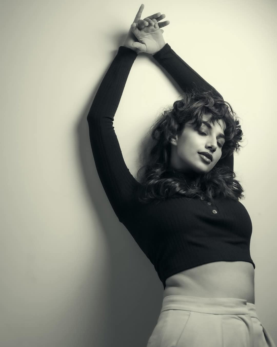 Meenakshi Chaudhary Actress Hot HD Photos Pics Gallery Telugu Tollywood Bollywood South Actress