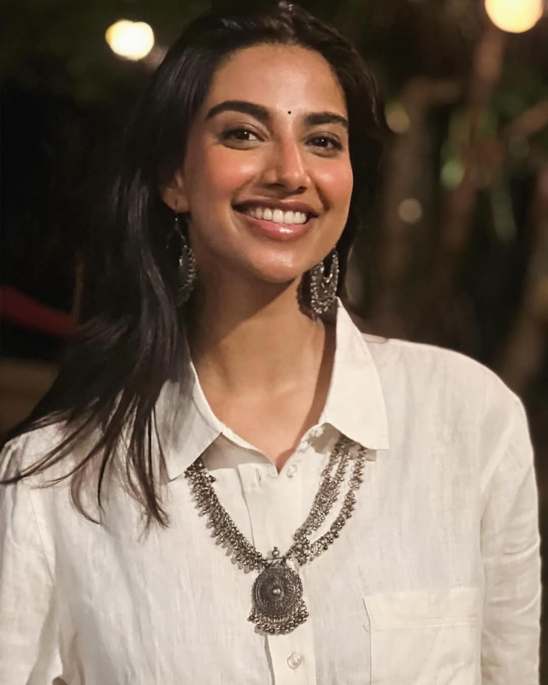 Meenakshi Chaudhary Actress Hot HD Photos Pics Gallery Telugu Tollywood Bollywood South Actress