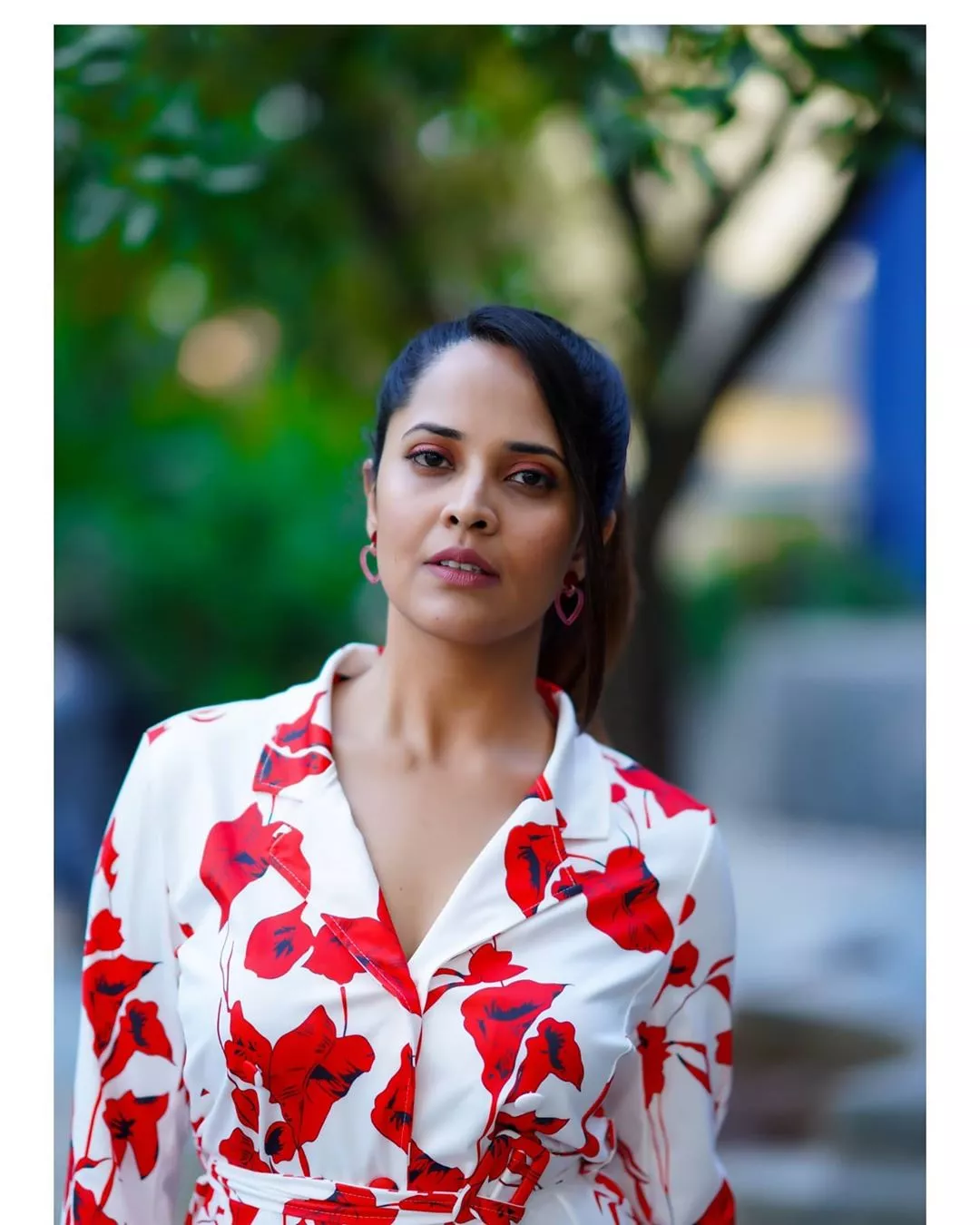 anasuya bharadwaj new look in flower dress