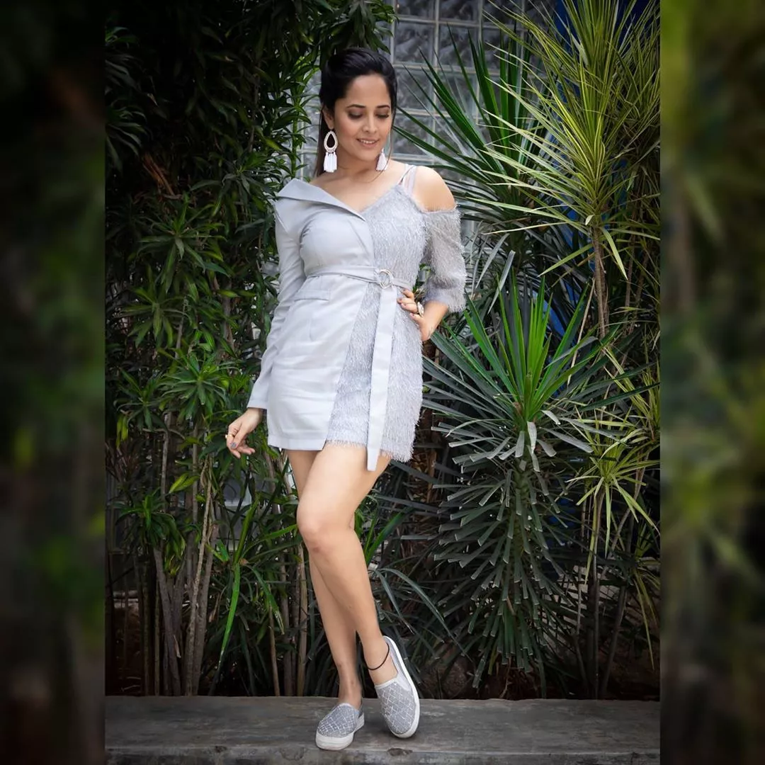 anasuya bharadwaj new look in saree