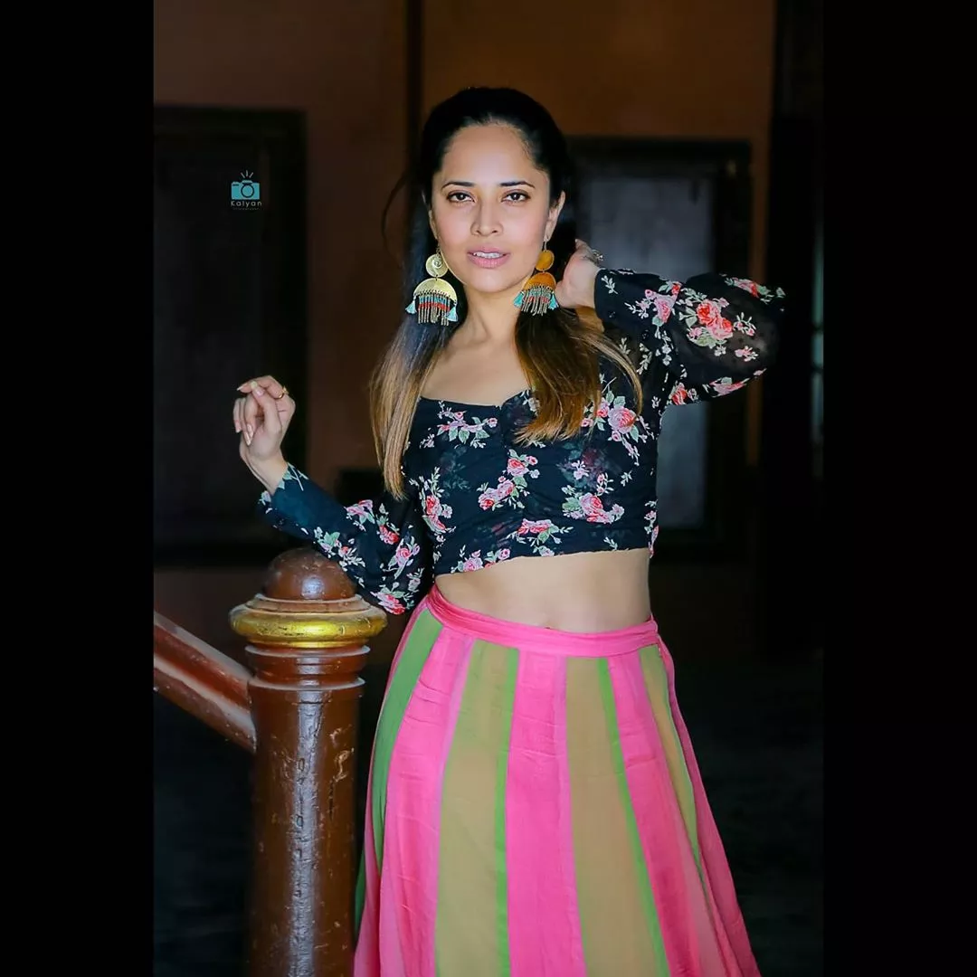 anasuya bharadwaj new look in saree