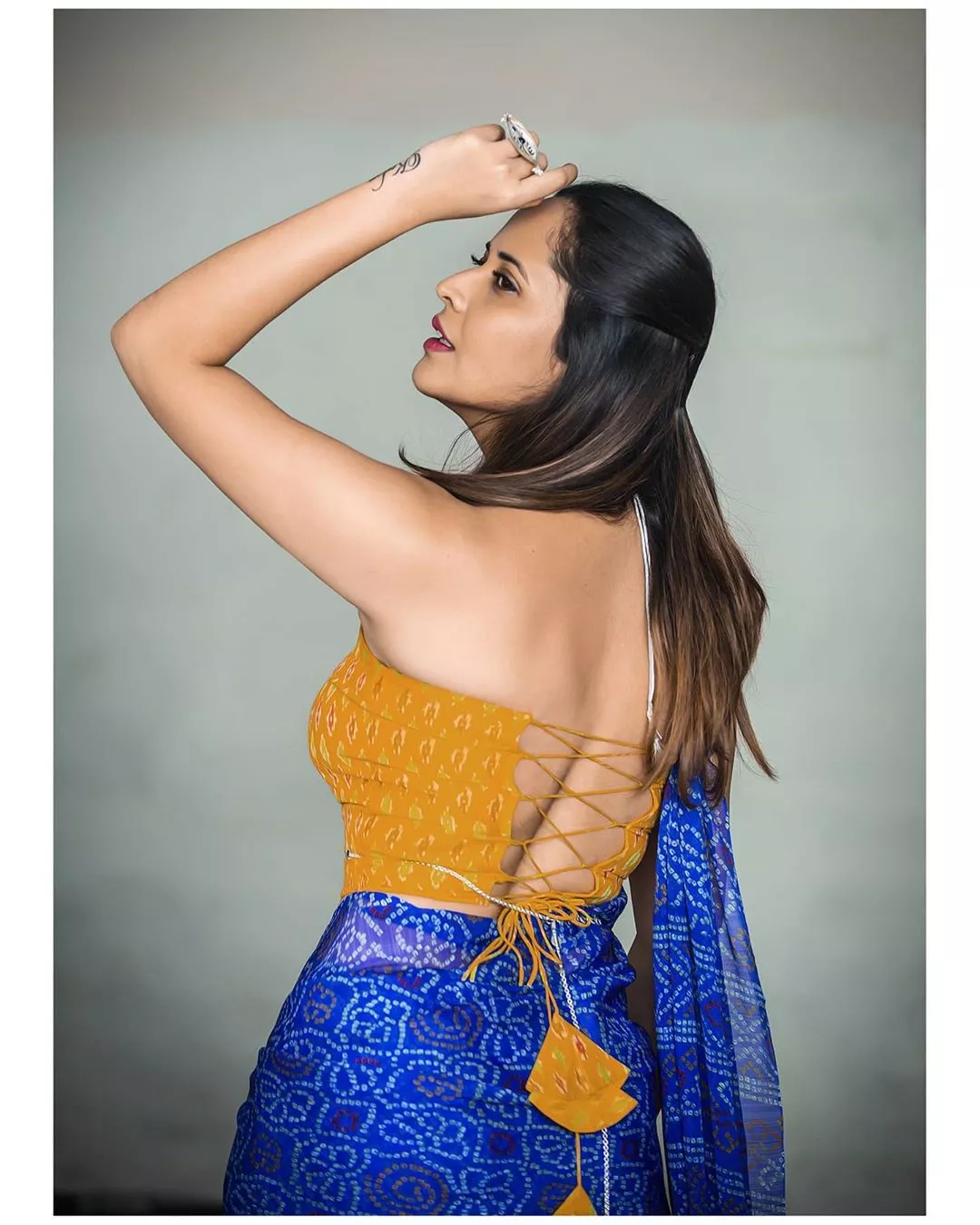 anasuya bharadwaj new look in fashion dresses