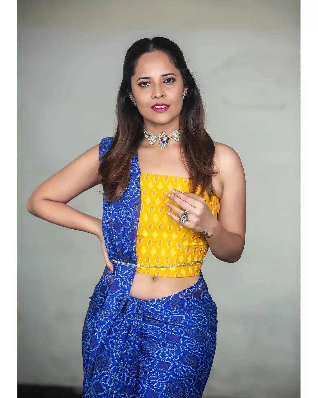 anasuya bharadwaj new look in fashion dresses