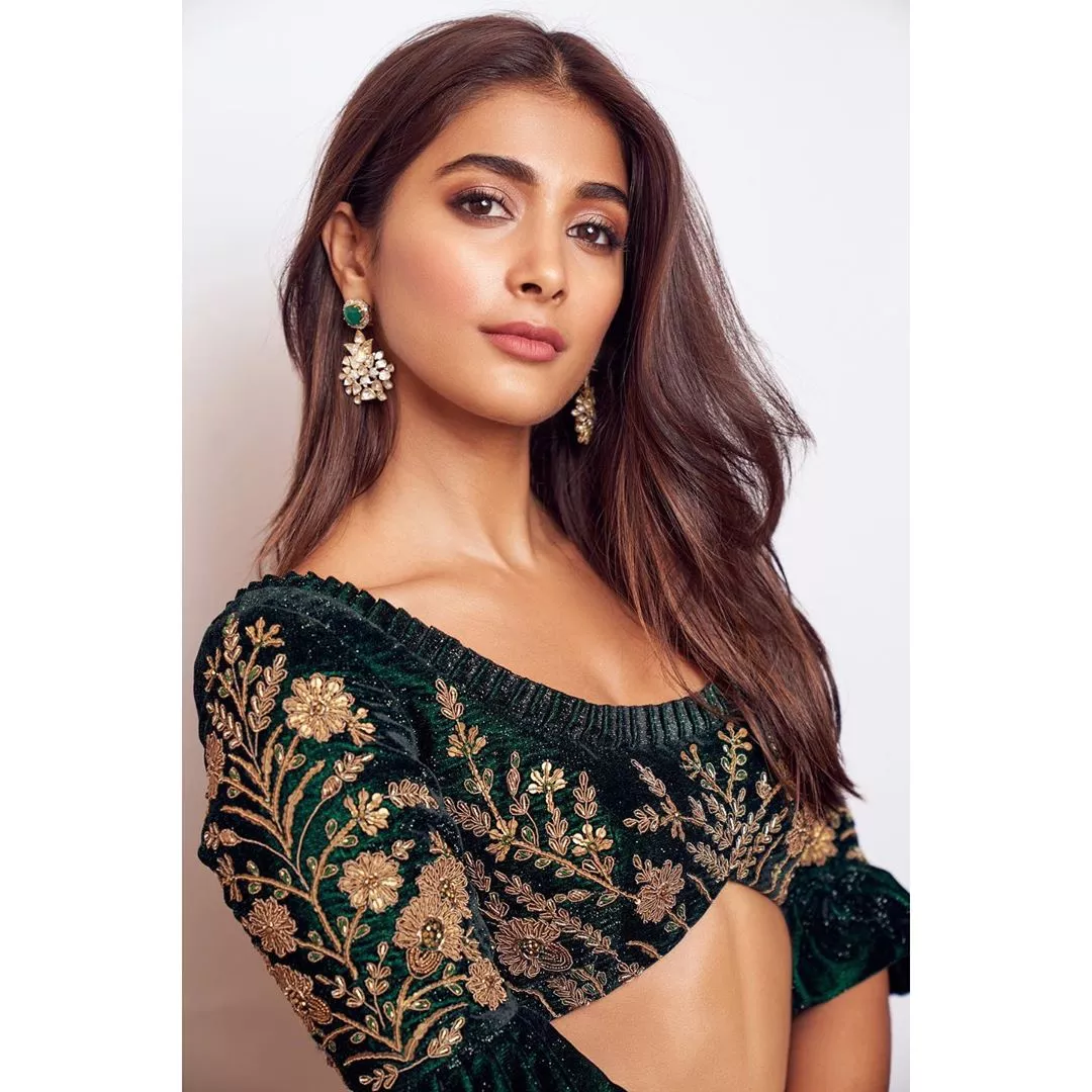 pooja hegde latest look photos