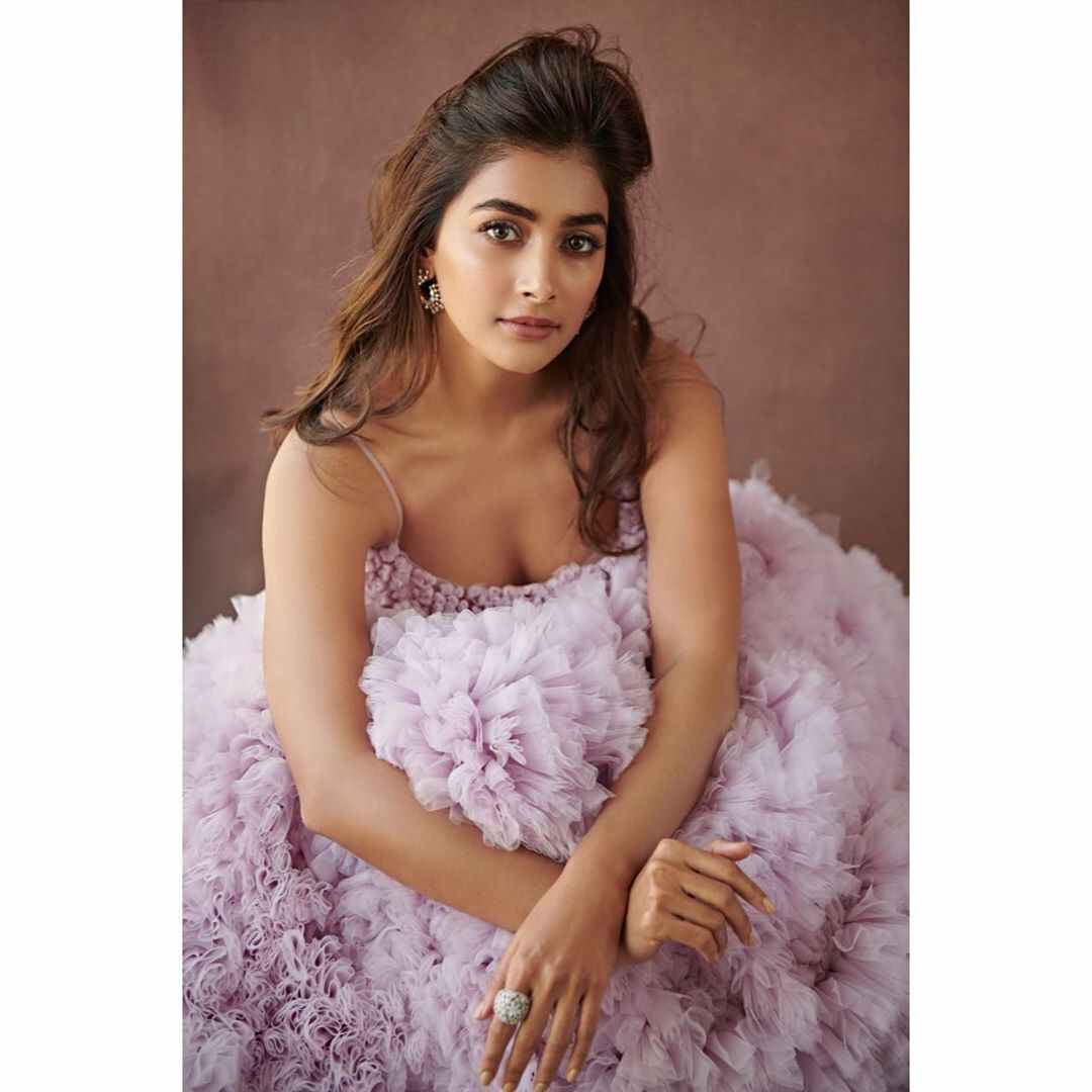 pooja hegde latest look photos