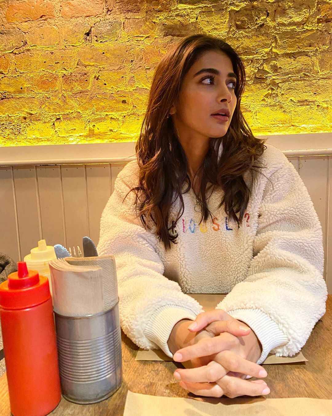 pooja hegde latest look photos