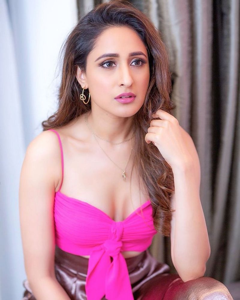 pragya jaiswal latest photos