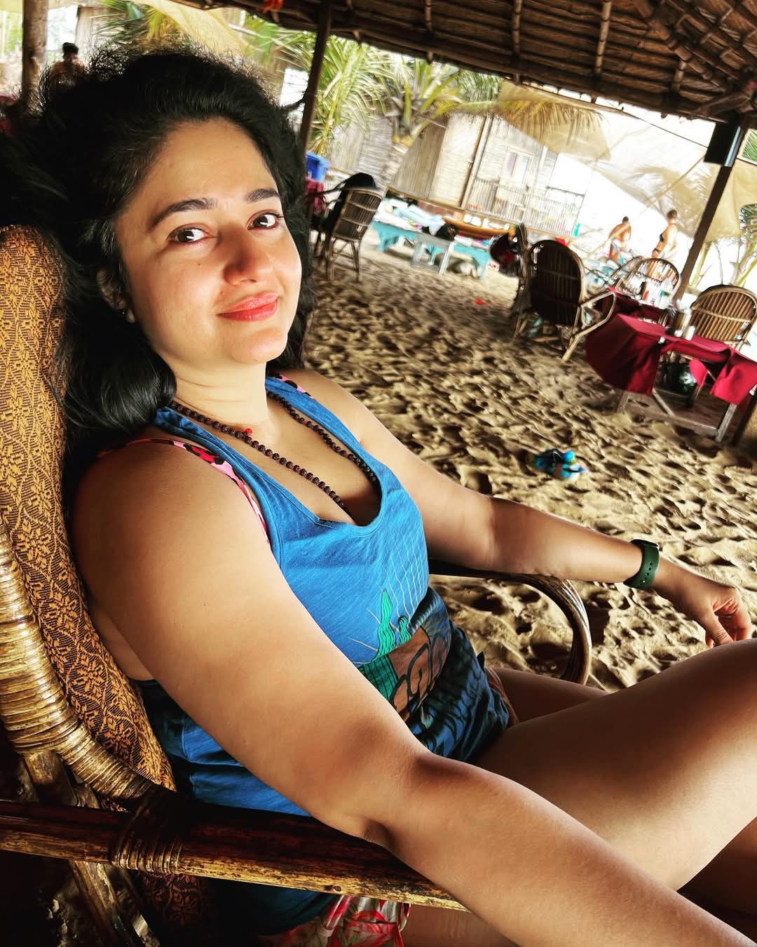 Poonam Bajwa Actress Hot HD Photos Pics Gallery Telugu Mallu Tollywood Bollywood South Actress