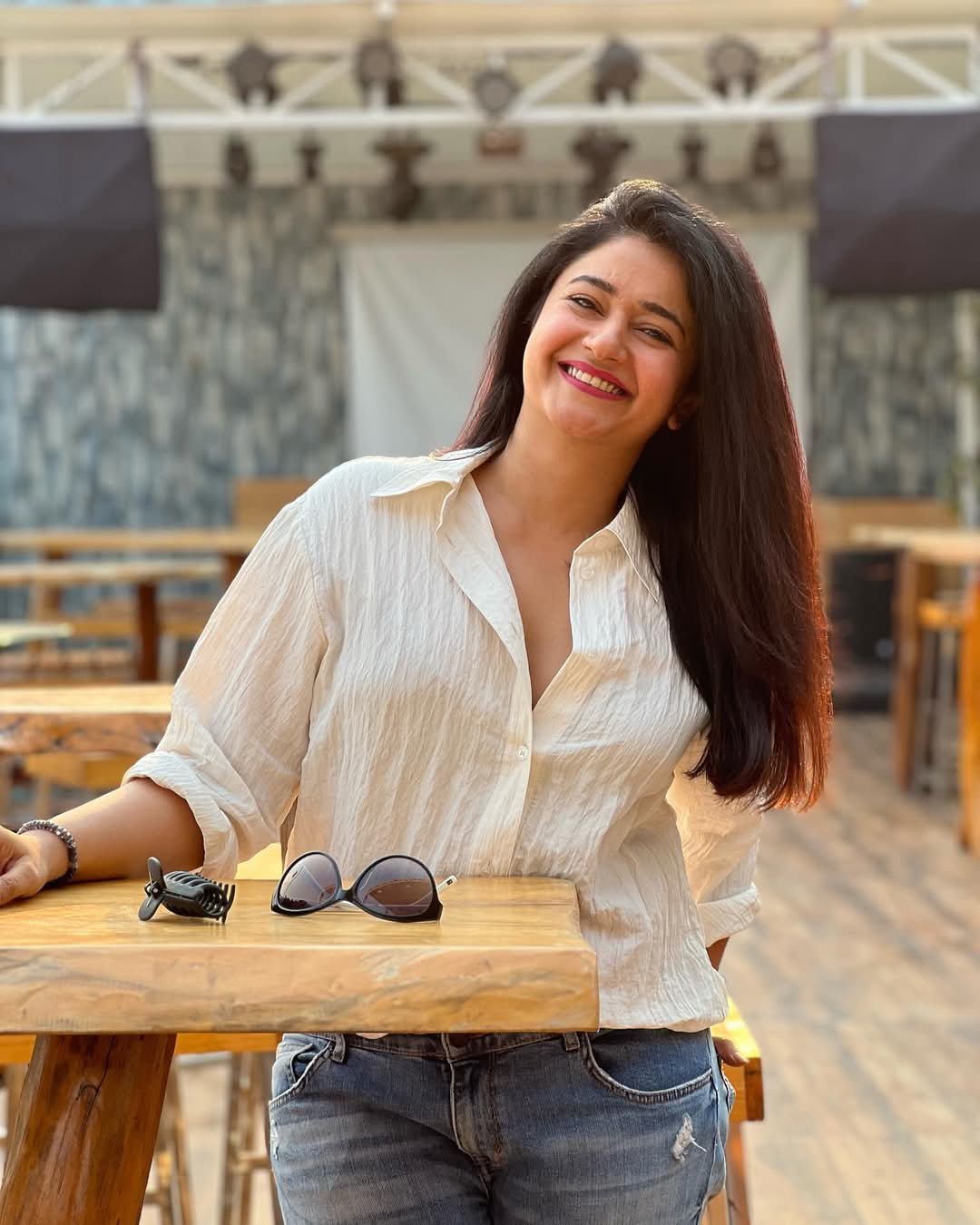 Poonam Bajwa Actress Hot HD Photos Pics Gallery Telugu Mallu Tollywood Bollywood South Actress