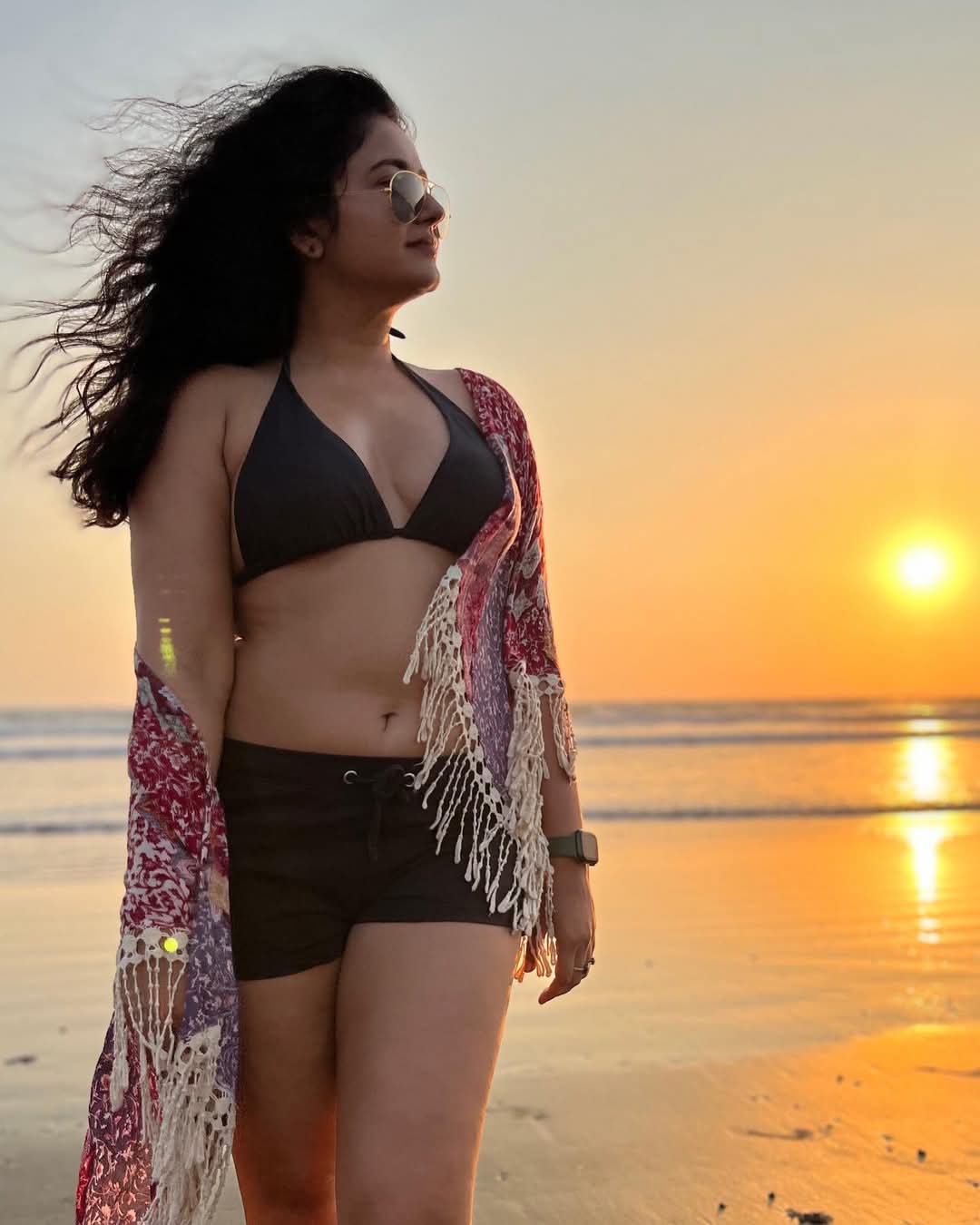 Poonam Bajwa Actress Hot HD Photos Pics Gallery Telugu Mallu Tollywood Bollywood South Actress