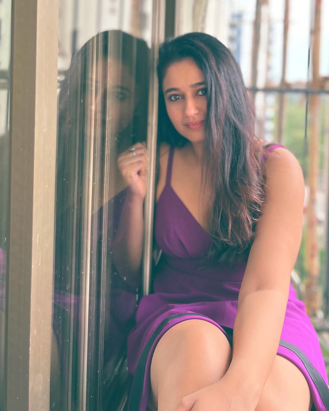 Poonam Bajwa Actress Hot HD Photos Pics Gallery Telugu Mallu Tollywood Bollywood South Actress