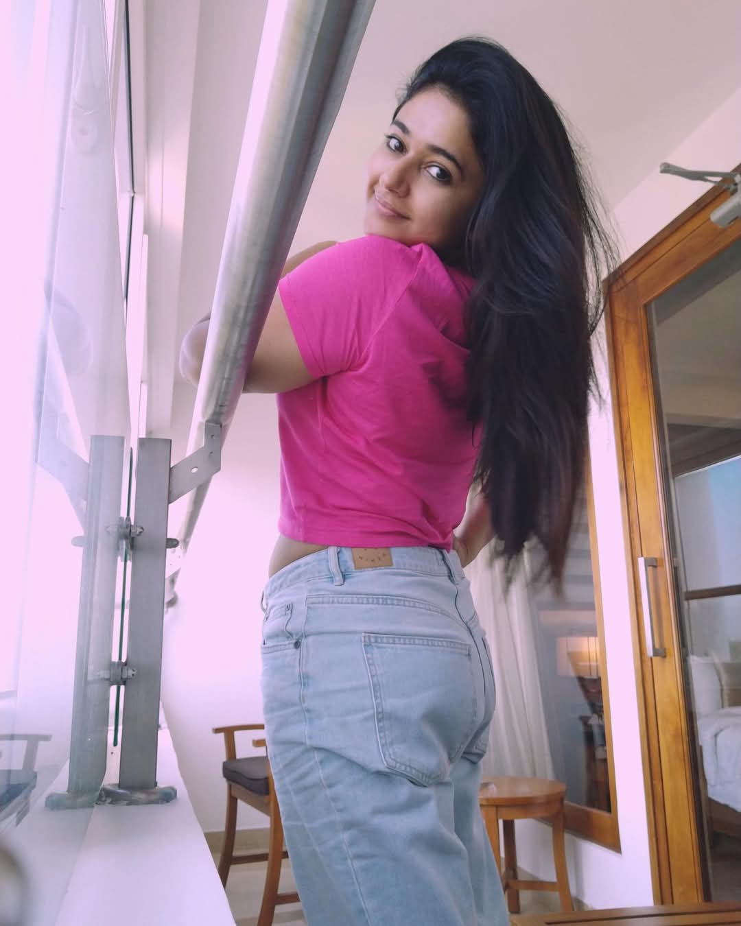 Poonam Bajwa Actress Hot HD Photos Pics Gallery Telugu Mallu Tollywood Bollywood South Actress