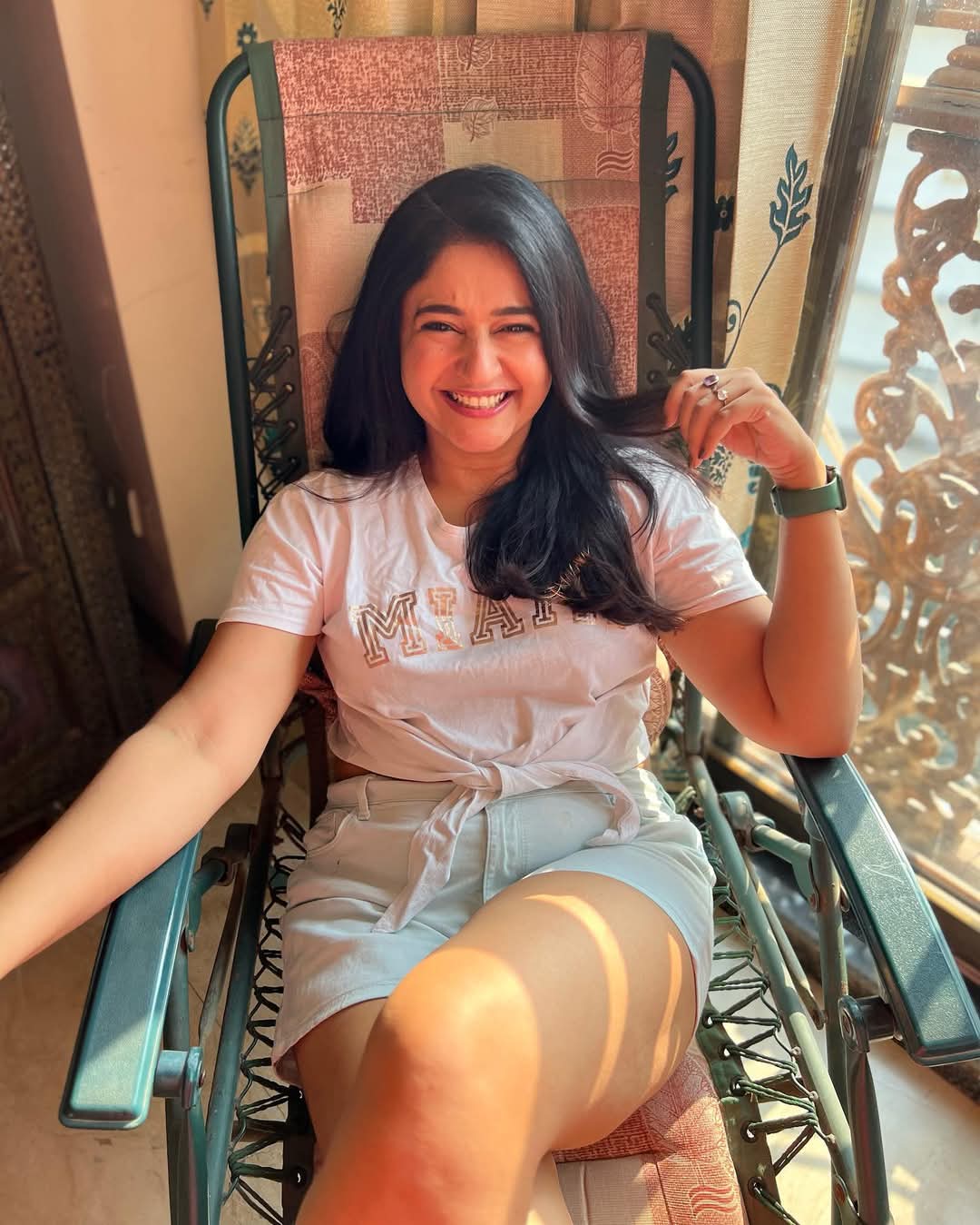 Poonam Bajwa Actress Hot HD Photos Pics Gallery Telugu Mallu Tollywood Bollywood South Actress