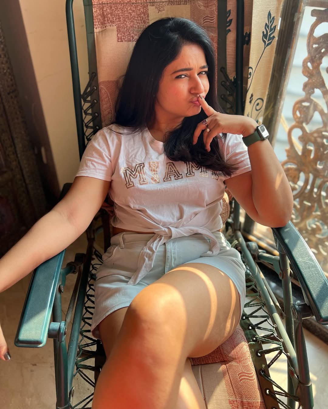 Poonam Bajwa Actress Hot HD Photos Pics Gallery Telugu Mallu Tollywood Bollywood South Actress