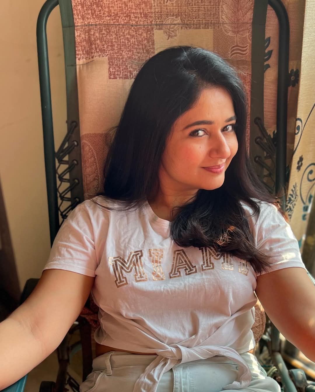 Poonam Bajwa Actress Hot HD Photos Pics Gallery Telugu Mallu Tollywood Bollywood South Actress