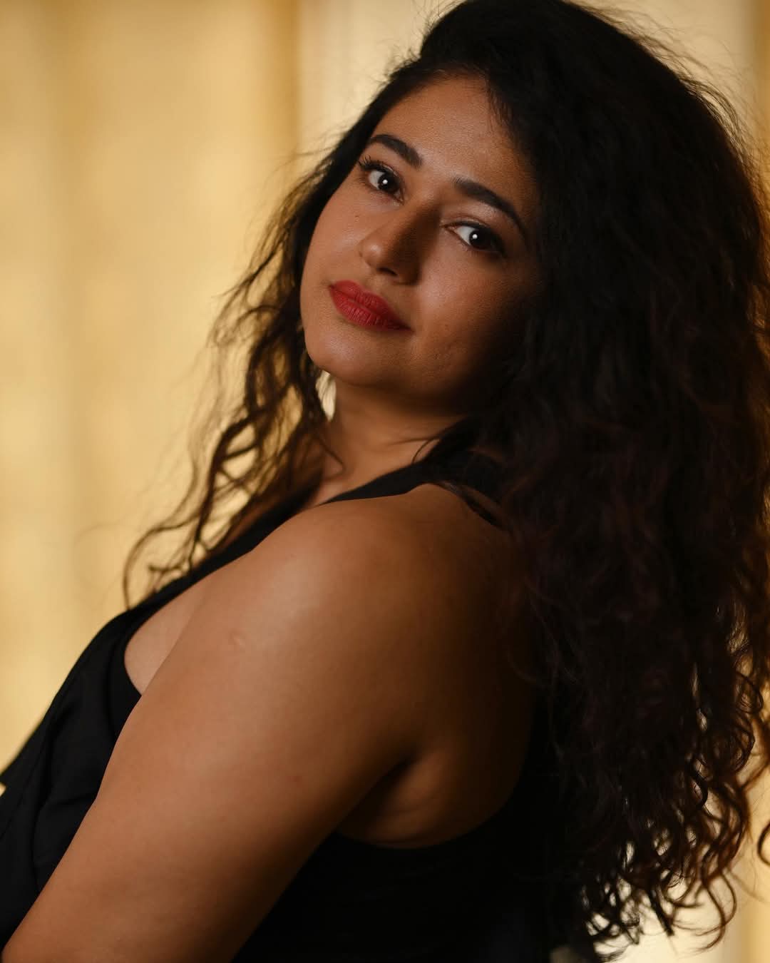 Poonam Bajwa Actress Hot HD Photos Pics Gallery Telugu Mallu Tollywood Bollywood South Actress