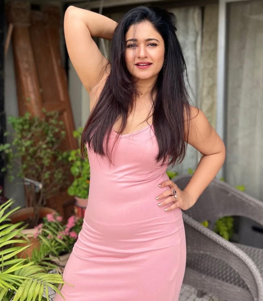 Poonam Bajwa Actress Hot HD Photos Pics Gallery Telugu Mallu Tollywood Bollywood South Actress