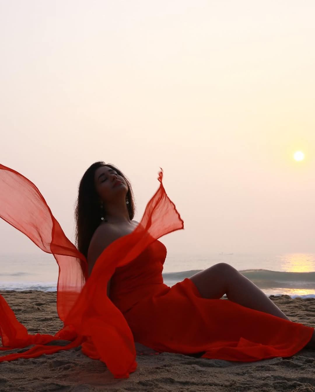 Poonam Bajwa Actress Hot HD Photos Pics Gallery Telugu Mallu Tollywood Bollywood South Actress