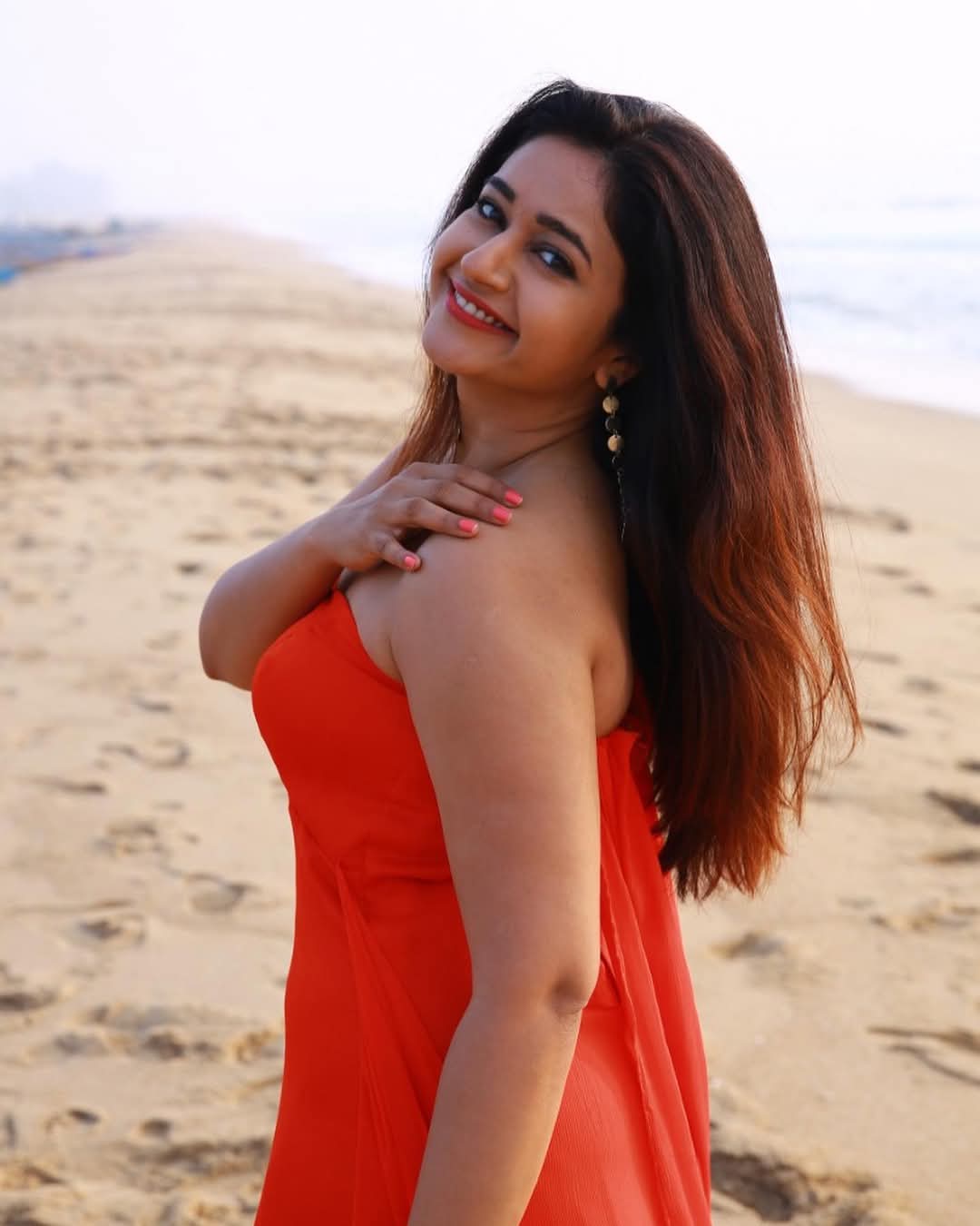 Poonam Bajwa Actress Hot HD Photos Pics Gallery Telugu Mallu Tollywood Bollywood South Actress