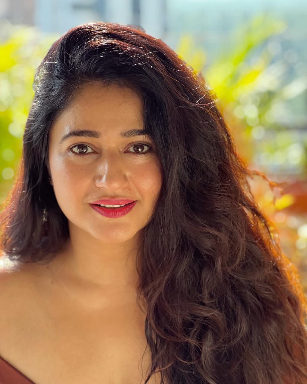 Poonam Bajwa Actress Hot HD Photos Pics Gallery Telugu Mallu Tollywood Bollywood South Actress