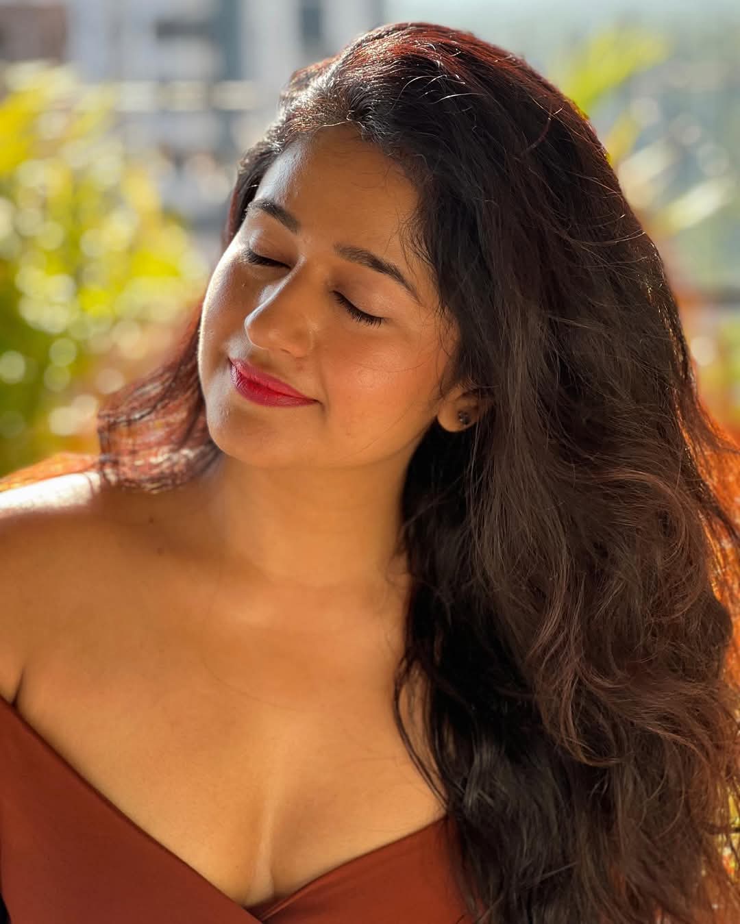 Poonam Bajwa Actress Hot HD Photos Pics Gallery Telugu Mallu Tollywood Bollywood South Actress